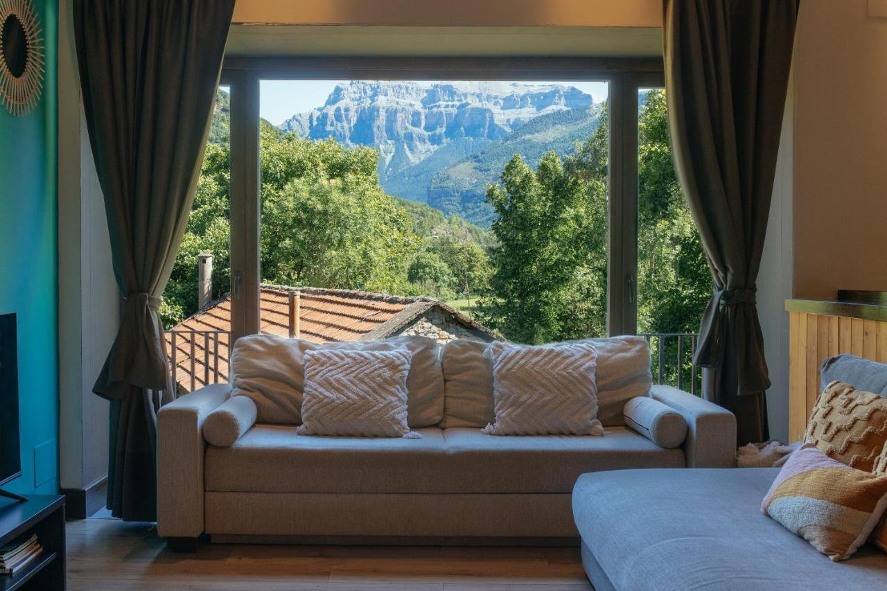 Penzion La Borda De Chelis Broto Exteriér fotografie